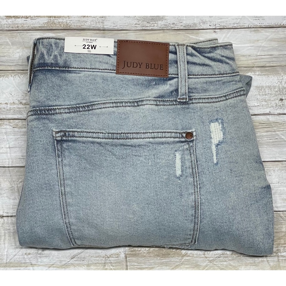Judy Blue Women's Size 22W Mid Rise boyfriend Distressed Ripped Light Wash Jeans
